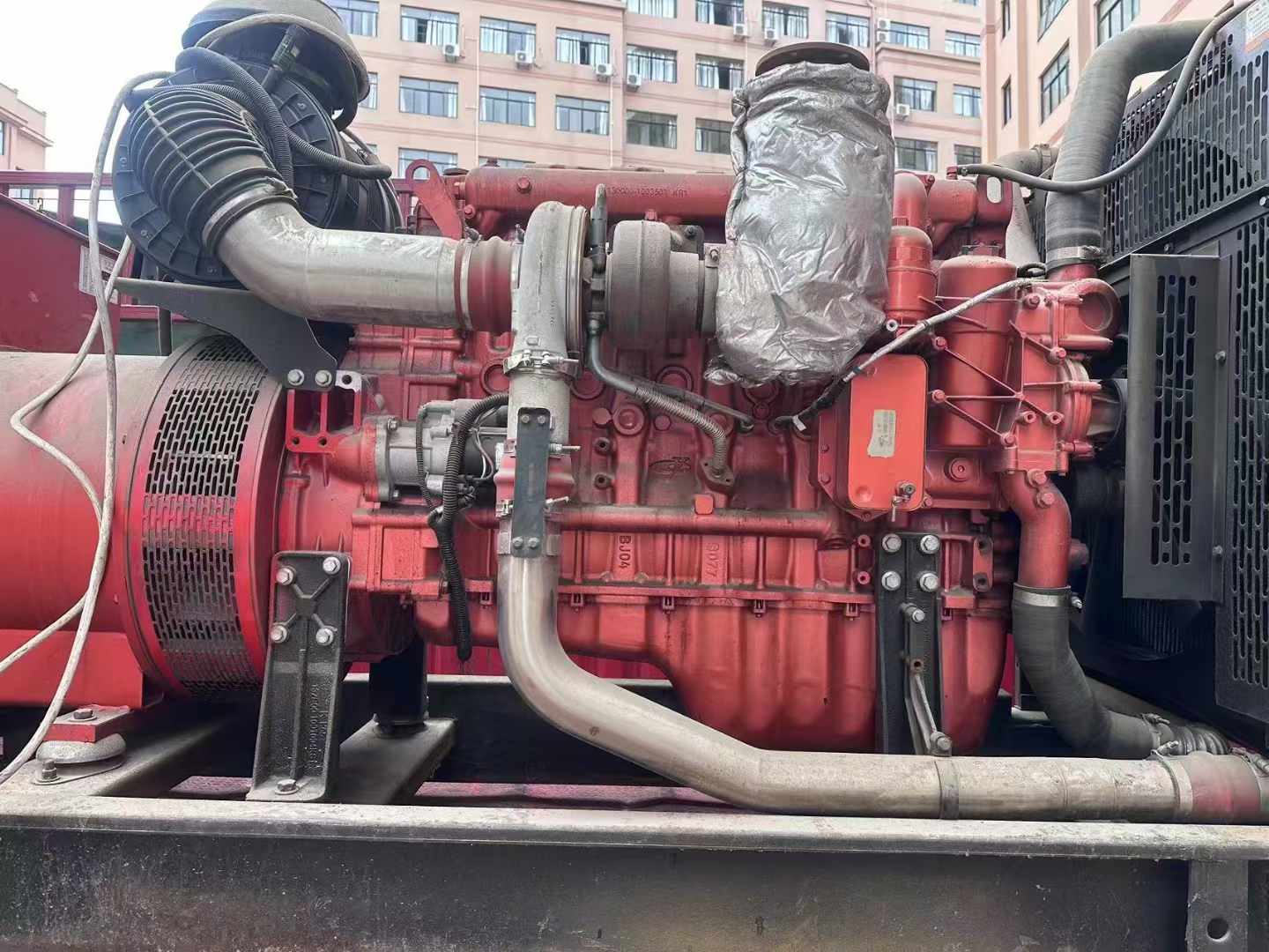 达尔罕茂明安联合如何选择适合 600kW 柴油发电机组的过载保护器？