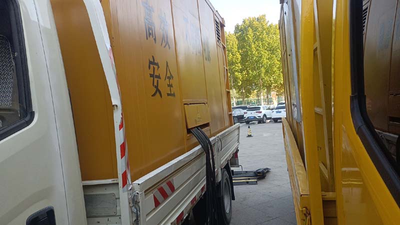 达尔罕茂明安联合如何判断柴油发电机组和UPS电源的切换时间是否符合要求?